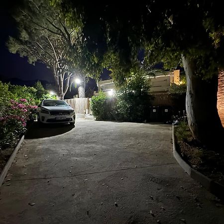 Appartement 1Ch Avec Terrasse Et Jardinet A 400M De La Plage Cavalaire-sur-Mer Dış mekan fotoğraf